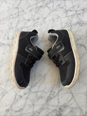 Kids See Kai Run Black Velcro Athletic Sneakers Sz 12